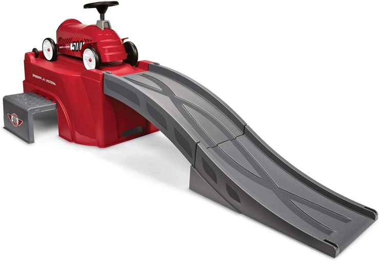An image of Radio Flyer with Ramp, in red and gray color. 