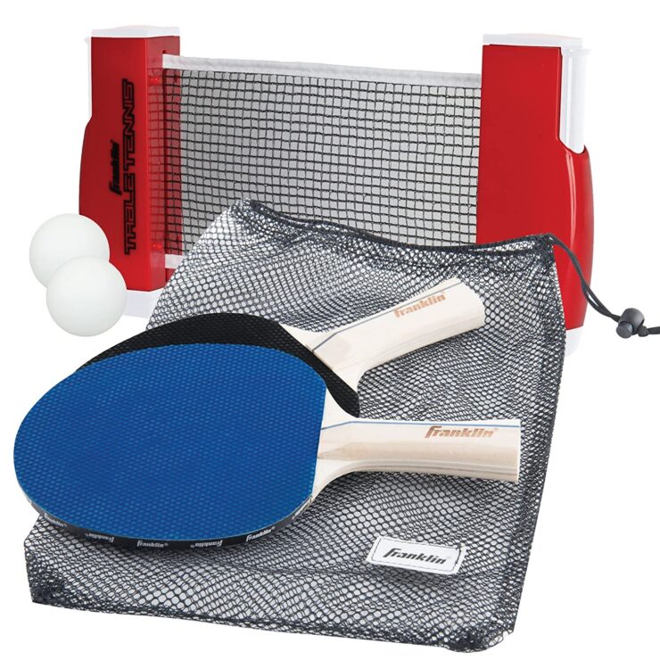 table tennis pads with net and 2 balls