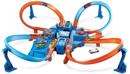 This is an image of lane race criss crosh crash track for kids by Hot wheels