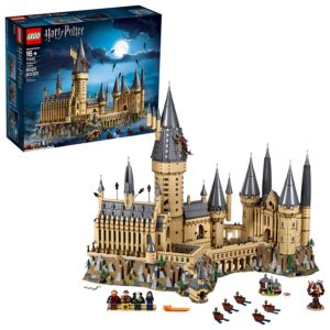 this is an image of the lego harry potter hogwarts castle